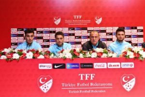 Kaan Ayhan: T&uuml;rkiye'de oynamak bir hayal