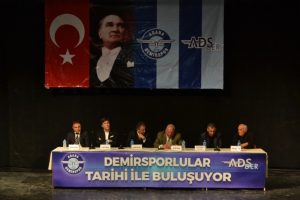 Hocaların hocası T&uuml;rel: "Kimi tutacağımı bilemiyorum"