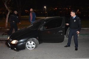 Bursa'da polisten ka&ccedil;an s&uuml;r&uuml;c&uuml; kaza yaptı