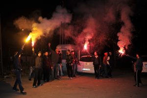 İneg&ouml;lspor tesislerine yapılan saldırı taraftarlar tarafından protesto edildi