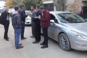 Bursa'da otomobilde bıraktığı i&ccedil;inde 50 bin lira bulunan &ccedil;antası &ccedil;alındı