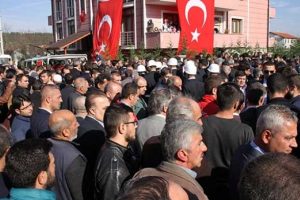 Sakarya, Şehit Kaymakam Safit&uuml;rk'&uuml; uğurluyor