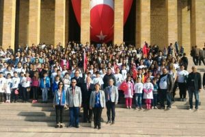 Bursalı rotaryenler Atat&uuml;rk i&ccedil;in mevlit okutup 350 &ccedil;ocuğu Anıtkabir'e g&ouml;t&uuml;rd&uuml;