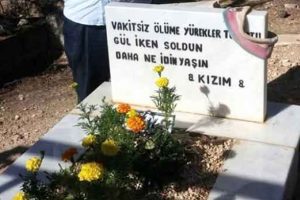 Kızının mezarı başında canına kıydı