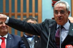 "T&uuml;rkiye Cumhuriyeti devleti de seni kuzu kuzu b&ouml;yle getirir"