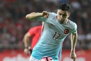 Burak Yılmaz, efsane Lefter'i ge&ccedil;ti