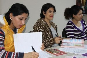 İranlı turistler Van'da T&uuml;rk&ccedil;e &ouml;ğreniyor