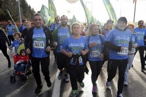 Annesi, Ali'nin hayali i&ccedil;in koştu