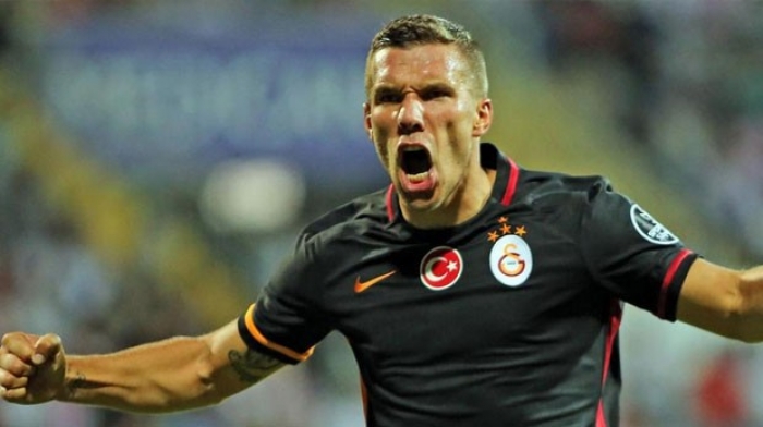 Lukas Podolski'den Fenerbah&ccedil;e derbisi &ouml;ncesi mesaj