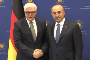 &Ccedil;avuşoğlu, Alman mevkidaşı ile bir araya geldi