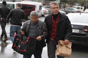 Akademisyenlere FET&Ouml; operasyonu: 22 g&ouml;zaltı