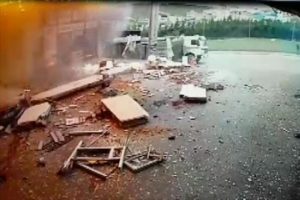 İstanbul'daki patlamanın g&ouml;r&uuml;nt&uuml;leri ortaya &ccedil;ıktı