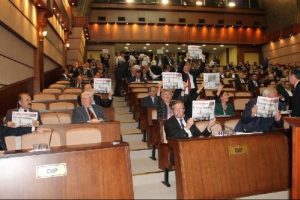 İBB Meclisi'nde 'Cumhuriyet Gazetesi' gerilimi...