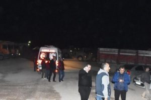 Mahalleli taş ocağını bastı:3 yaralı