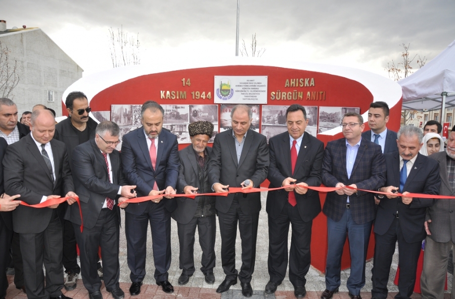 Bursa'da 'Ahıska S&uuml;rg&uuml;n Anıtı' t&ouml;renle a&ccedil;ıldı