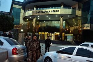 2 ilde belediyelere operasyon! Başkanlar g&ouml;zaltında