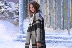 Fahriye Evcen karlar altında kaldı
