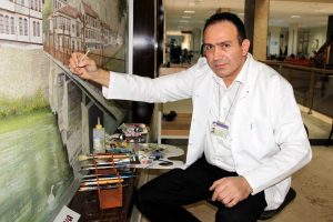 3 dil bilen ressam temizlik g&ouml;revlisi olarak &ccedil;alışıyor