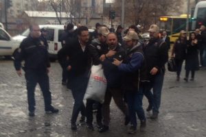 Bursa'da g&ouml;zaltına alınan HDP'liler sabah adliyeye sevk edildi