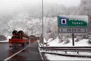 Bolu Dağı'nda yoğun kar yağışı başladı