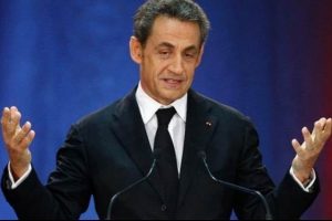 Kaddafi'ye yakın iş adamı: Sarkozy'e valizlerle para taşıdım