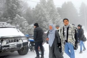 Bursa Uludağ'a kar ve turist birlikte geldi