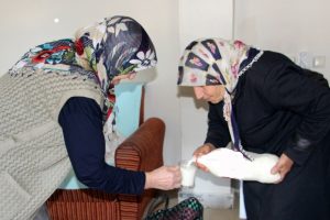 35 yıldır hasta ve refakat&ccedil;ilere ikramda bulunuyor