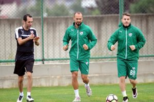 Bursaspor'da Şamil &Ccedil;inaz operasyon ge&ccedil;irecek