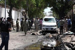 Somali'de kanlı saldırı! Restoranı bombaladılar
