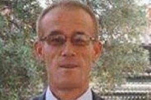 &Ccedil;alıştığı okulda &ouml;l&uuml; bulundu