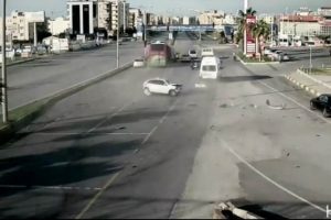 Freni patlayan otob&uuml;s 6 aracı b&ouml;yle bi&ccedil;ti