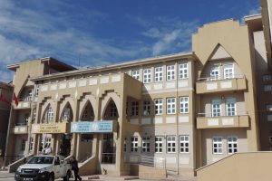 Bursa'da Fatih Ortaokulu k&uuml;t&uuml;phanesi a&ccedil;ıldı