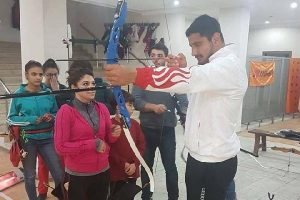 Olimpiyat şampiyonu Akg&uuml;l yetiştiği kul&uuml;b&uuml; ziyaret etti