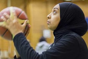 Baş&ouml;rt&uuml;l&uuml; basketbolcuya FIBA'dan izin &ccedil;ıktı