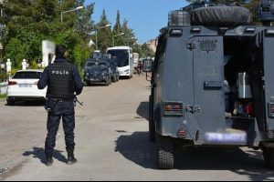 DBP'li Malazgirt Belediye Başkanı Halis Coşkun g&ouml;zaltına alındı