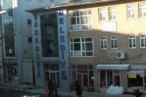Malazgirt Belediye Eş Başkanları g&ouml;zaltına alındı