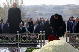 Erdoğan'dan Kerimov'un mezarına ziyaret