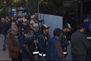Yılbaşı &ouml;ncesi sahte alkoll&uuml; i&ccedil;ki operasyonu