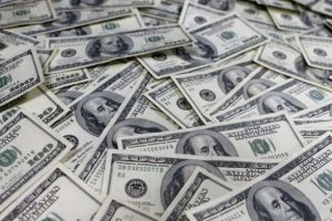 Havalimanında 9.5 milyon dolar ele ge&ccedil;ti