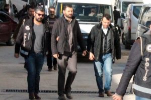Elazığ'da 20 sağlık &ccedil;alışanı tutuklandı