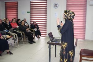 Bursa'da Yıldırımlı kadınlara obezite semineri