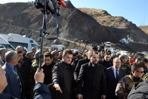 Bakan Albayrak g&ouml;&ccedil;&uuml;k alanında