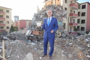 Bursa'da kentsel d&ouml;n&uuml;ş&uuml;m kapsamında 2100 bina yıkıldı