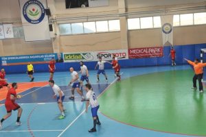 Nil&uuml;fer Belediyespor evinde galip geldi