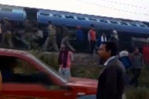 Hindistan'da tren kazası En az 90 &ouml;l&uuml;