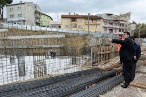 Bursa Demirtaş'ta meydan &ccedil;alışmaları hızla devam ediyor