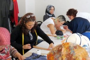 BUSMEK aile gelirlerine ve esnafa kazanım sağlıyor