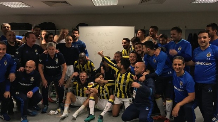 Galatasaray'a soyunma odasından g&ouml;nderme