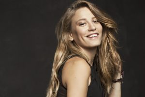 Serenay Sarıkaya dijital dizide!