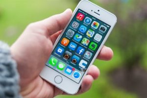 Facebook telefonların şarjını y&uuml;zde 20 t&uuml;ketiyor!